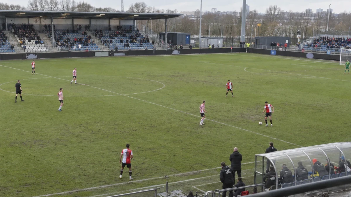 Feyenoord sätter förstaplatsen på spel mot PSV